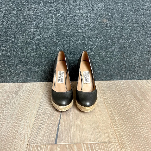 Salvatore Ferragamo Gunmetal colored Wedges in size 6 - Picture 2 of 11